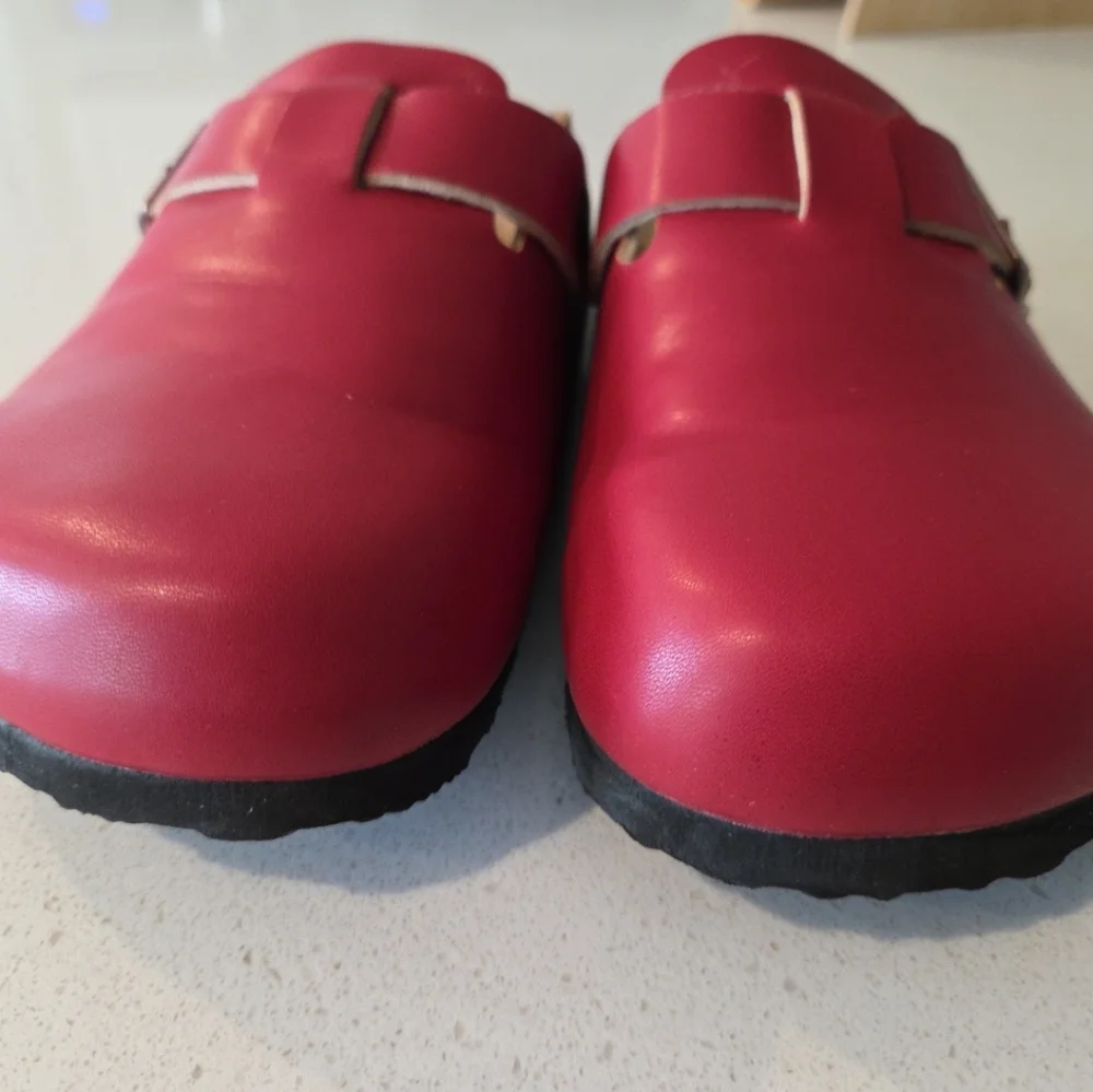 Project Cloud Women Red Leather Buckle Clogs Memory Foam Insole Sz 7.5 - Picture 6 of 14